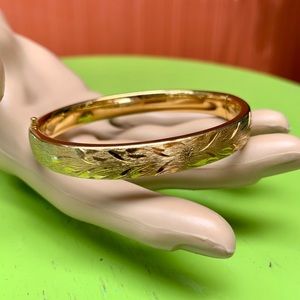 Vintage Napier Hinged Bangle Bracelet w/expand bar